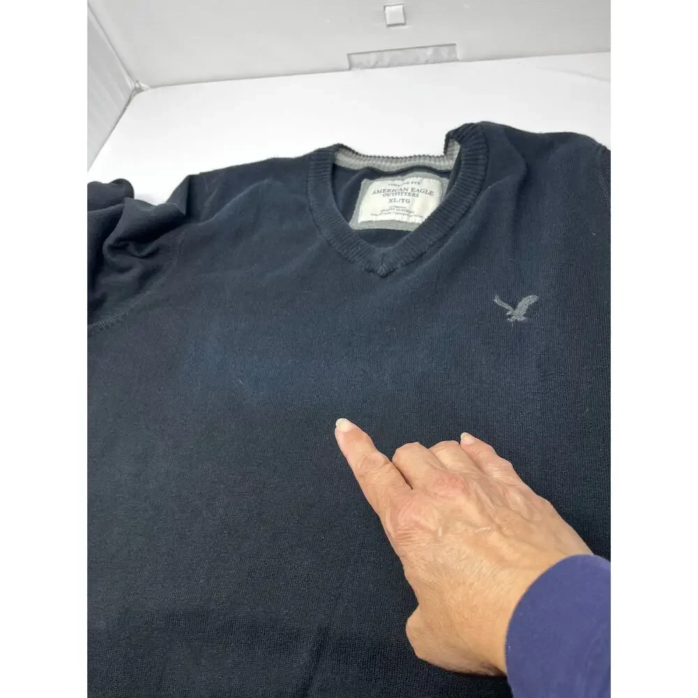 American Eagle Outfitters Pullover Black Sweater XL Pre-Owned with faded area